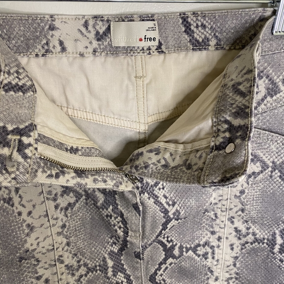 Aritzia Wilfred Free Kesley  Snake Print Pencil‎ Skirt - Picture 8 of 11